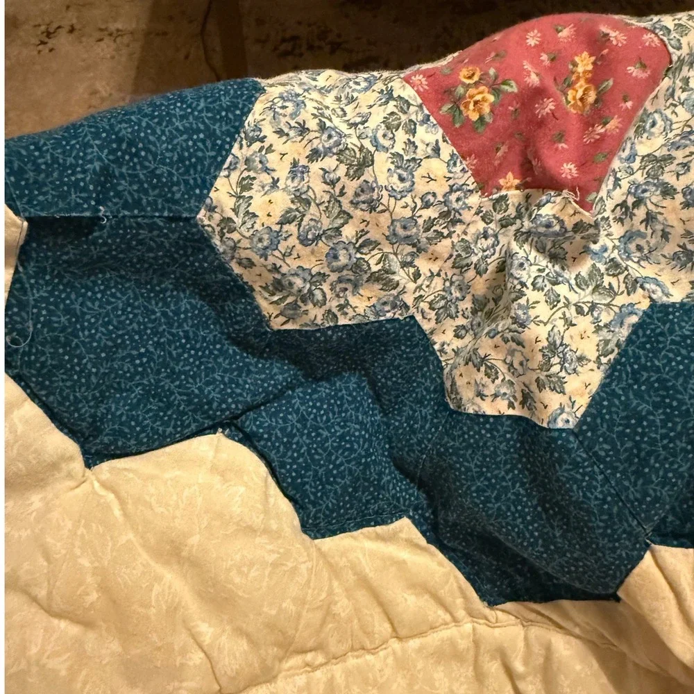 1.a.0.0.0.1.a Vtg Grandmothers Flower Garden Quilt 81x98 Hand Pieced Quilted